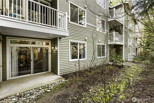 apt-f104-12712 Admiralty Way, Everett, WA, 98204-8024 | Card Image