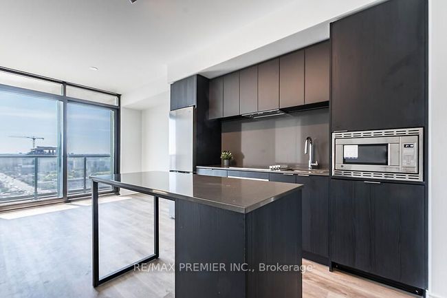 1620 - 86 Dundas St E, Condo with 2 bedrooms, 2 bathrooms and null parking in Mississauga ON | Image 4