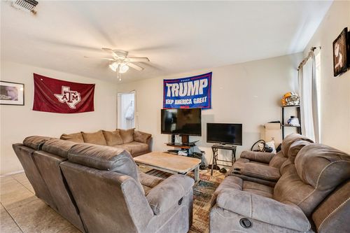 1008 Cedar Run, College Station, TX, 77840-4461 | Card Image