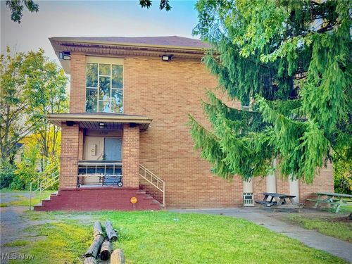 3736 E 71st St, Cleveland, OH, 44105-1468 | Card Image