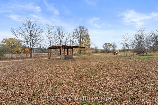 1742 Cameron St W, House other with 3 bedrooms, 2 bathrooms and 8 parking in Cannington ON | Image 5