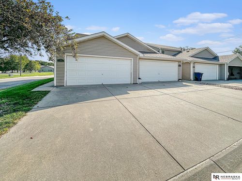 506 Lakeside Dr, Lincoln, NE, 68528-1788 | Card Image