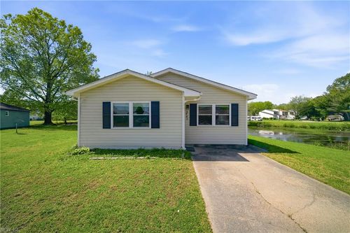 3803 Peach Orchard Cir, Portsmouth, VA, 23703-2510 | Card Image