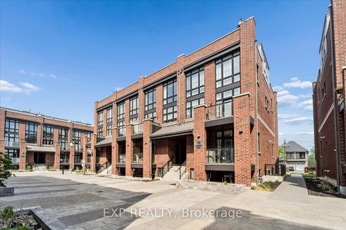 322-15 Whitaker Way, Stouffville, ON, L4A4T4 | Card Image
