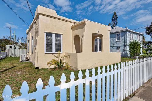 115 Flower Dr, Daytona Beach, FL, 32118-3611 | Card Image