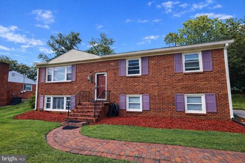 4206 Lakeview Dr, TEMPLE HILLS, MD, 20748-4935 | Card Image