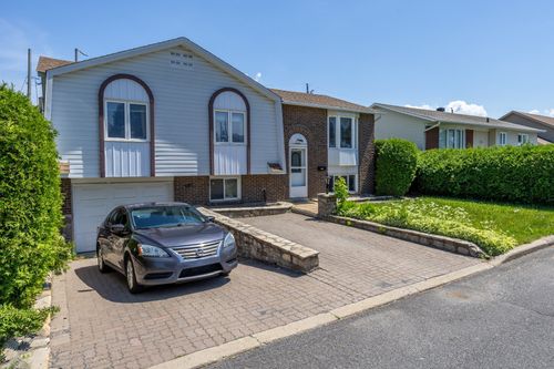 3125 Rue Sicotte, House with 4 bedrooms, 2 bathrooms and null parking in Longueuil QC | Card Image