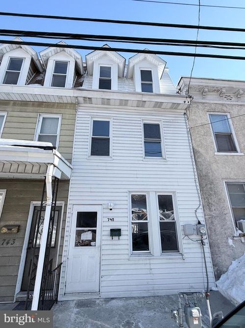 741 E Norwegian St, POTTSVILLE, PA, 17901-2709 | Card Image