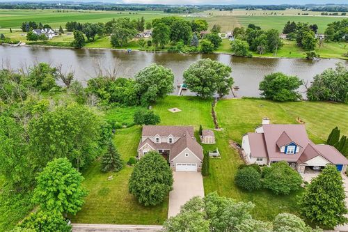 1085 Hillebrand Dr, Jefferson, WI, 53549-2229 | Card Image