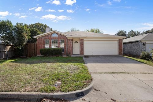3744 Chaddybrook Ln, Fort Worth, TX, 76137-1057 | Card Image