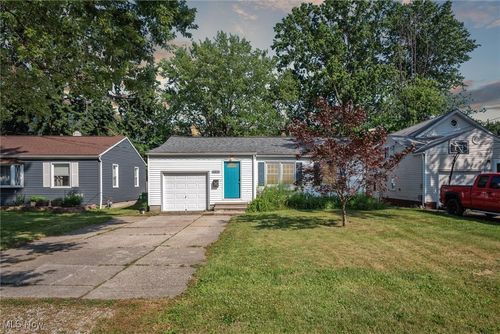 33894 Lawton Ave, Eastlake, OH, 44095-2115 | Card Image