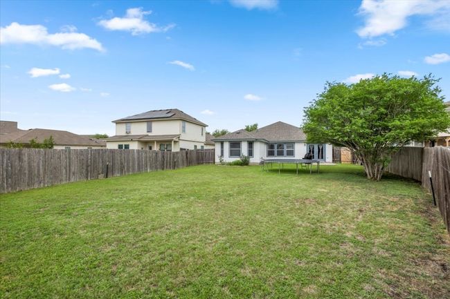 Large backyard | Image 5