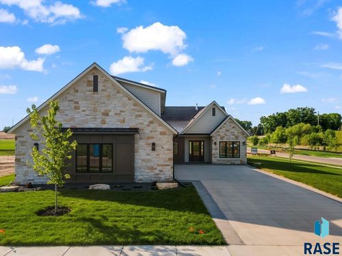 3416 E Bronze Ln, Sioux Falls, SD, 57104 | Card Image