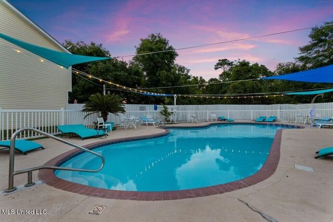pool | Image 27