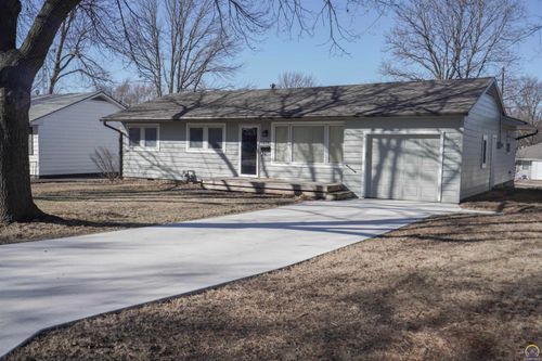 523 Montana Ave, Holton, KS, 66436-1141 | Card Image