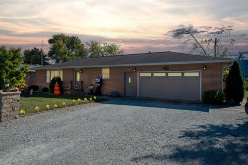 501 Johnson St, Cornell, IL, 61319-9220 | Card Image