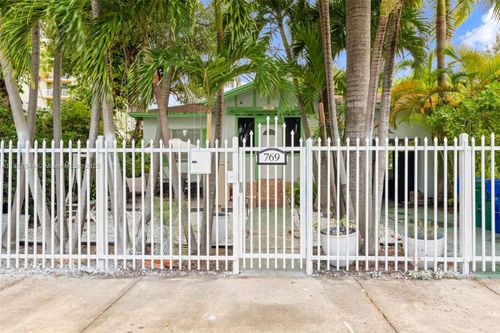 apt-2-769 Nw 10th St, Miami, FL, 33136-3113 | Card Image