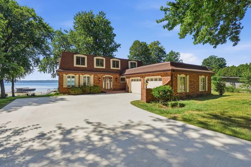 3017 Dianne Drive, Middleton, WI, 53562 | Card Image