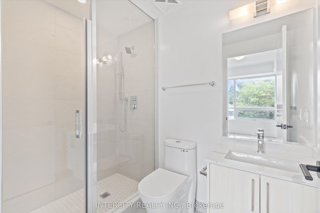 228 - 2075 King Rd, Condo with 2 bedrooms, 2 bathrooms and null parking in King City ON | Image 18