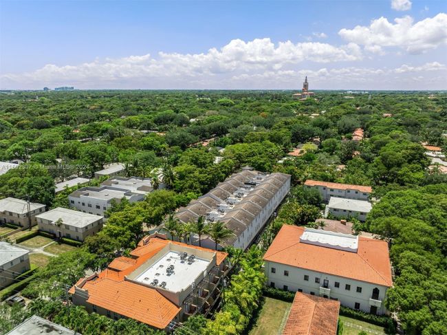 649 Santander Ave, Townhouse with 3 bedrooms, 3 bathrooms and null parking in Coral Gables FL | Image 26