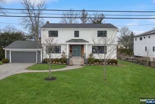 26 Laurie Dr, Englewood Cliffs, NJ, 07632-2222 | Card Image