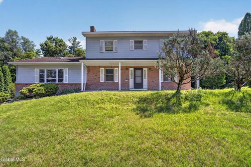 7 Huntington Parkway, Clifton Park, NY, 12019 | Card Image
