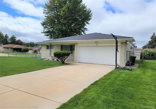 34305 Tyler Dr, Sterling Heights, MI, 48310-6607 | Card Image