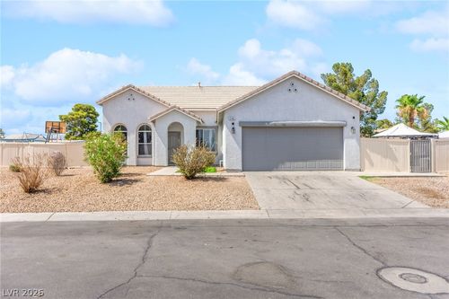 2142 Seattle Shore St, Las Vegas, NV, 89115-5241 | Card Image