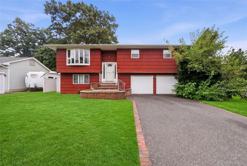 42 Harvard St, Islip, NY, 11751-1406 | Card Image