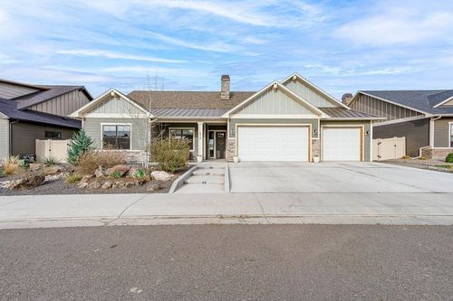 819 Red Apple Rd, Grand Junction, CO, 81505-8632 | Card Image