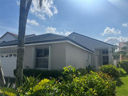 628 Stanton Dr, Weston, FL, 33326-3591 | Card Image