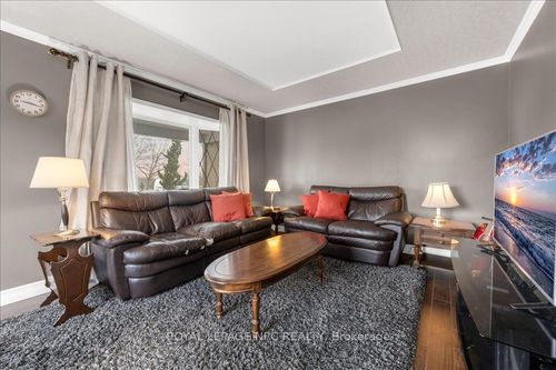 3384 Johnson St, Vineland, ON, L0R2C0 | Card Image