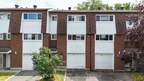 40-2296 Orient Park Dr, Gloucester, ON, K1B4N6 | Card Image