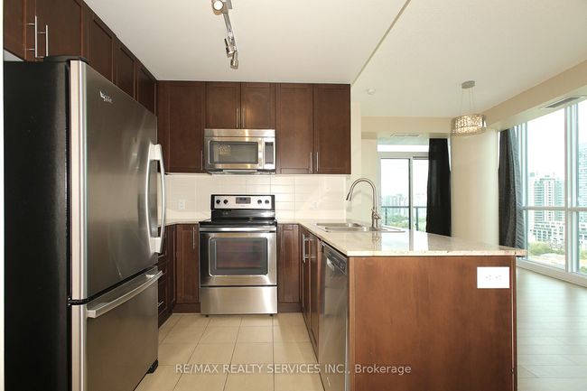 1411 - 3985 Grand Park Dr, Condo with 2 bedrooms, 2 bathrooms and 1 parking in Mississauga ON | Image 7