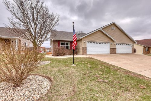 864 Chief Kewaskum Place, Kewaskum, WI, 53040 | Card Image