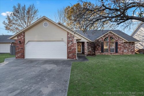 308 Taft Ave, Wagoner, OK, 74467-4809 | Card Image