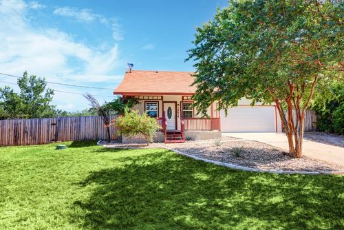 18414 E Lakeview Dr, Jonestown, TX, 78645-3026 | Card Image