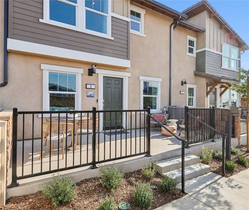 4-15587 April Dawn Way, Fontana, CA, 92336 | Card Image