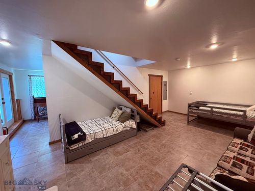 617 Fire Ln, Anaconda, MT, 59711-6172 | Card Image