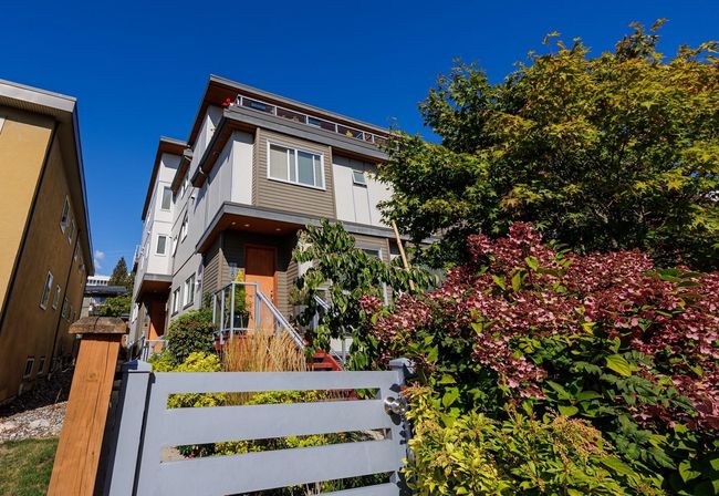 228 E 12th Street, Townhouse with 5 bedrooms, 4 bathrooms and 1 parking in North Vancouver BC | Image 38