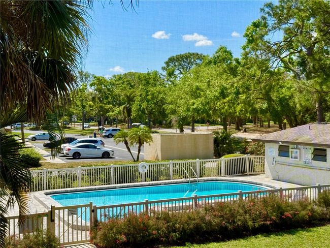 98 - 5138 Willow Links, Condo with 2 bedrooms, 2 bathrooms and null parking in SARASOTA FL | Image 28