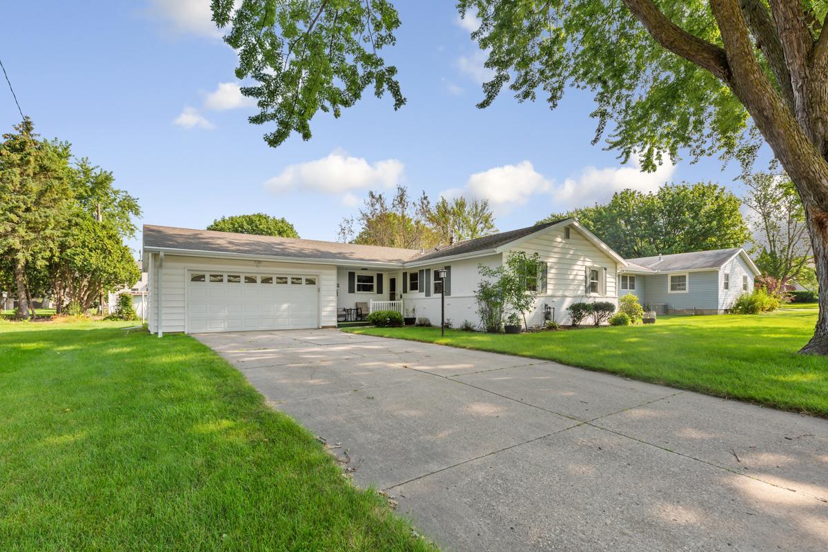 15th St, Owatonna, MN 55060