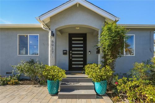 6017 Encino Ave, Encino, CA, 91316-1222 | Card Image