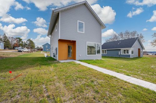 712 Nw 8th Ave, Grand Rapids, MN, 55744 | Card Image