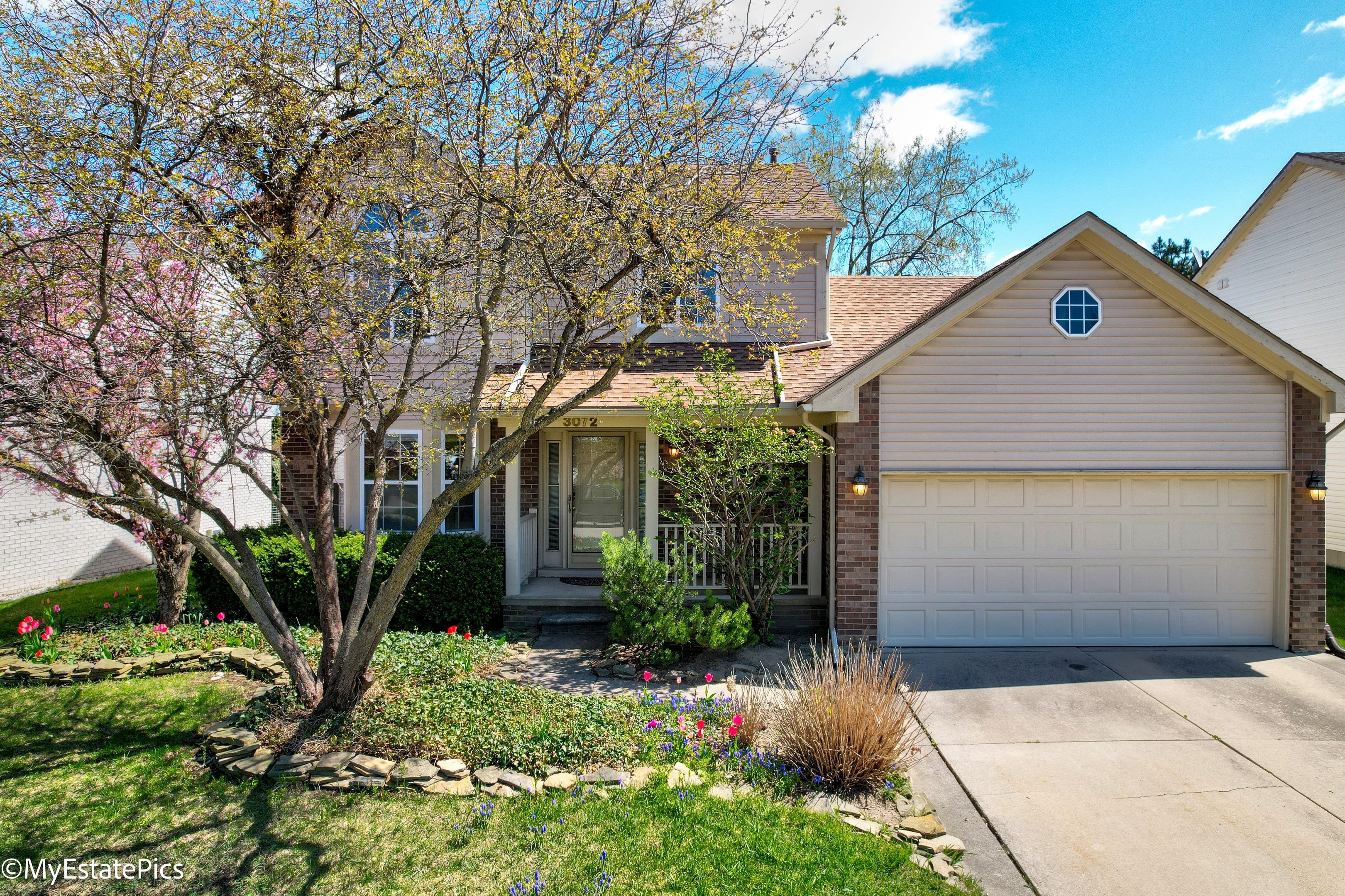 Albany Ct, Troy, MI 48083