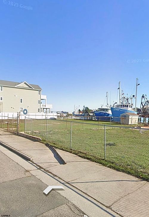 525 N Massachusets Ave, Atlantic City, NJ, 08401 | Card Image