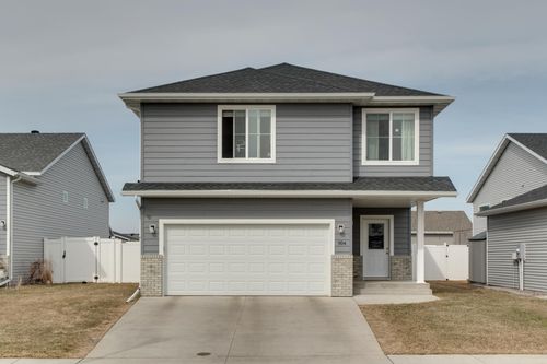 954 28th Ave W, West Fargo, ND, 58078-8458 | Card Image