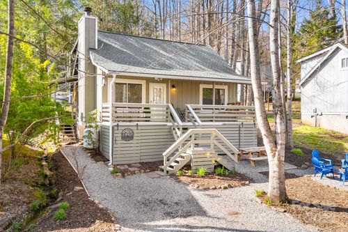 21 Susan Dr, Maggie Valley, NC, 28751-9626 | Card Image