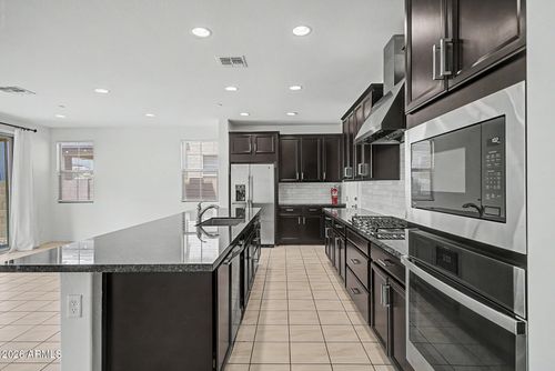 1682 S Follett Way, Gilbert, AZ, 85295-0295 | Card Image