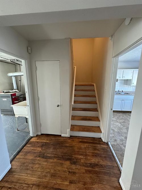 17 Chalmers Ct, Cincinnati, OH, 45218 | Card Image